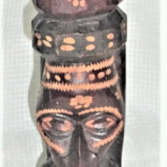 Hand Carved Wood Sculpture Wood Face Like Totem Pole Signed Jamaica Carved Flowe - Picture 2 of 5